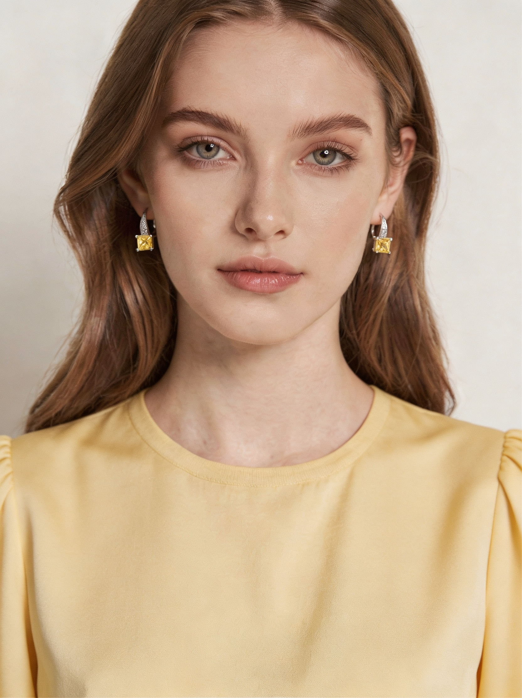Aretes de Plata .925 con Citrinos amarillos en corte princesa y Topacios blancos Seducción