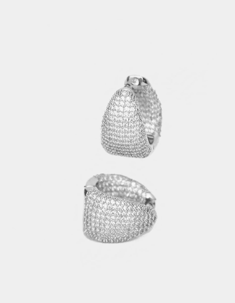 Aretes de metal noble con baño de platino en forma de aro con topacios blancos corte brillante Festive Style