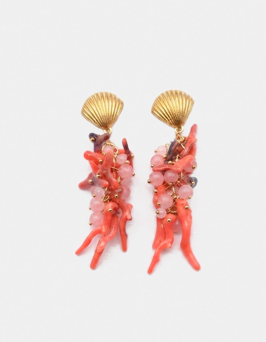 Aretes de Gold-filled con concha marina y racimo artesanal de coral salmón Ultramar