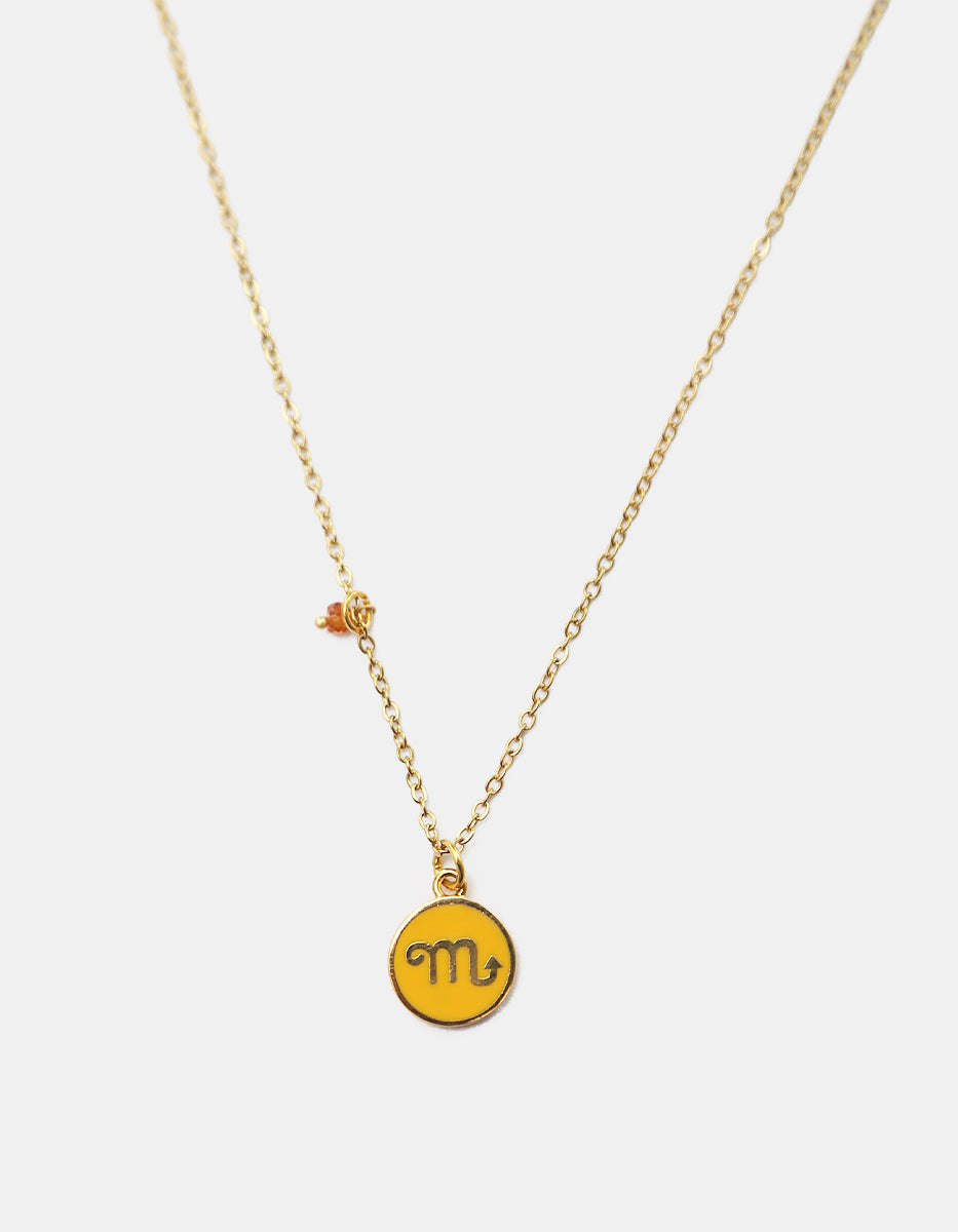 Collar Gold-Filled de 22kt con charm esmaltado de Escorpio y cristal austriaco ámbar Zodiac