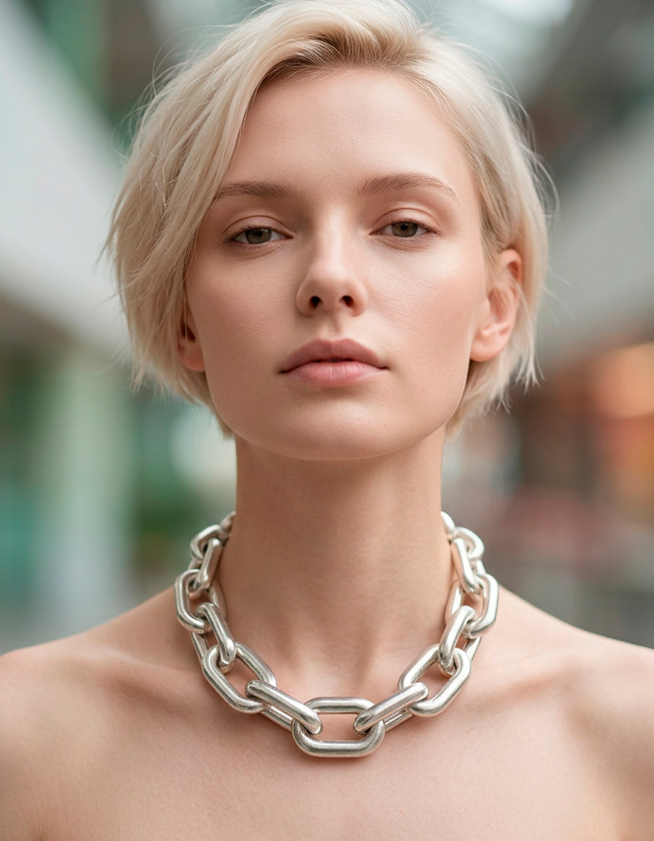 Collar de eslabones en metal noble con baño de platino