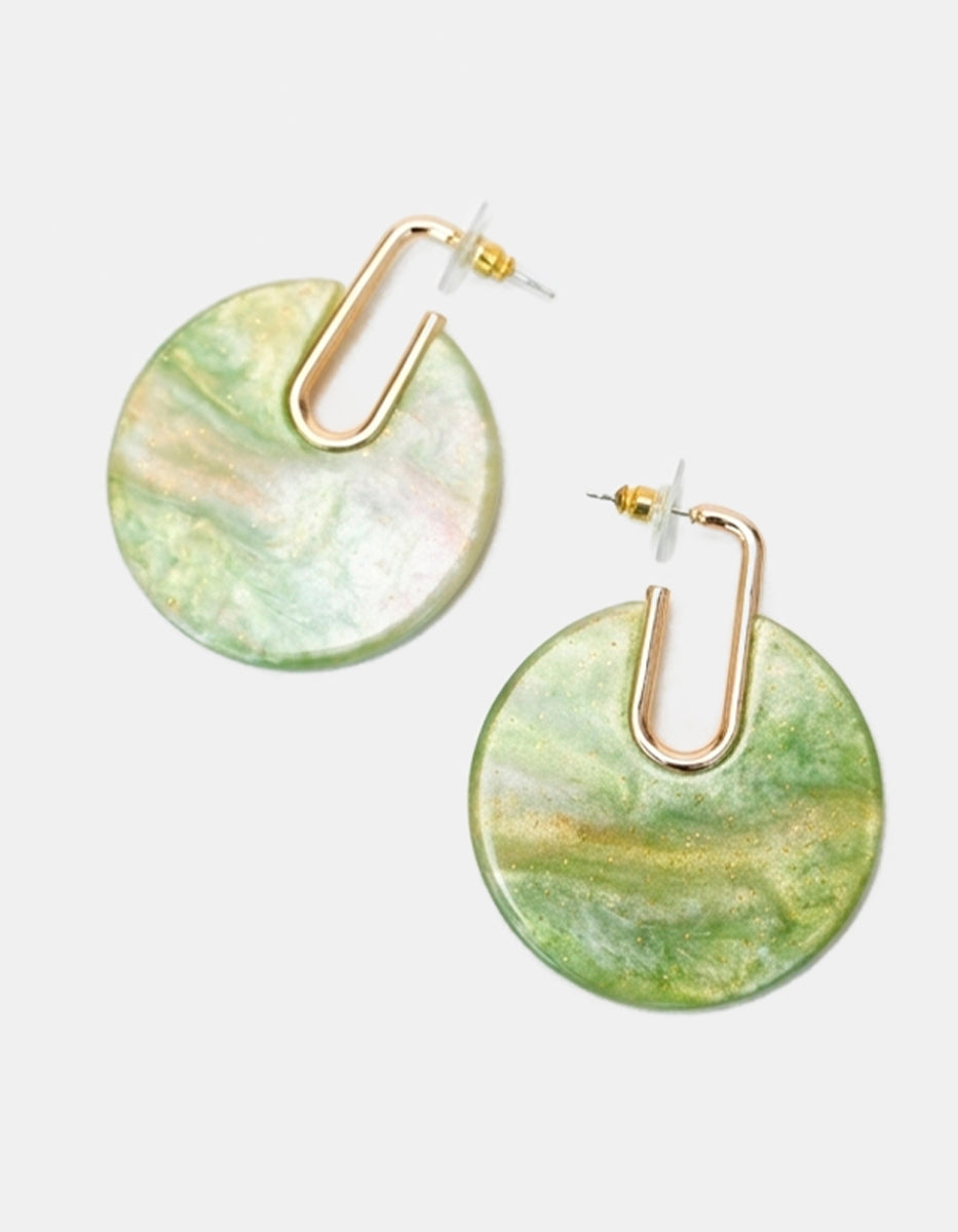 Aretes de oro laminado 22kt con baquelita nácar verde Mandragora
