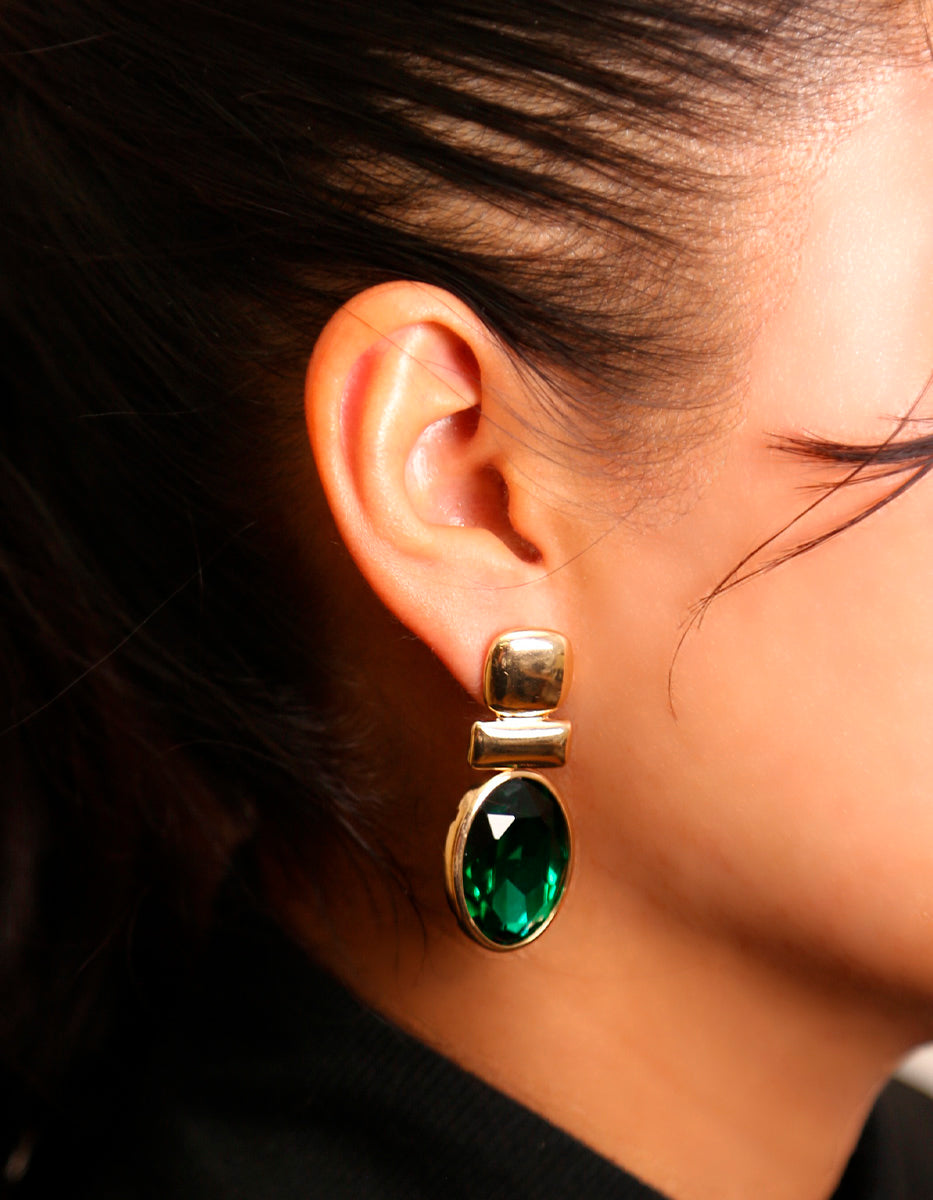 Aretes en bronce con baño vermeil 22 kt Rectángulo liso y espinolita verde esmeralda en óvalo Marquesa