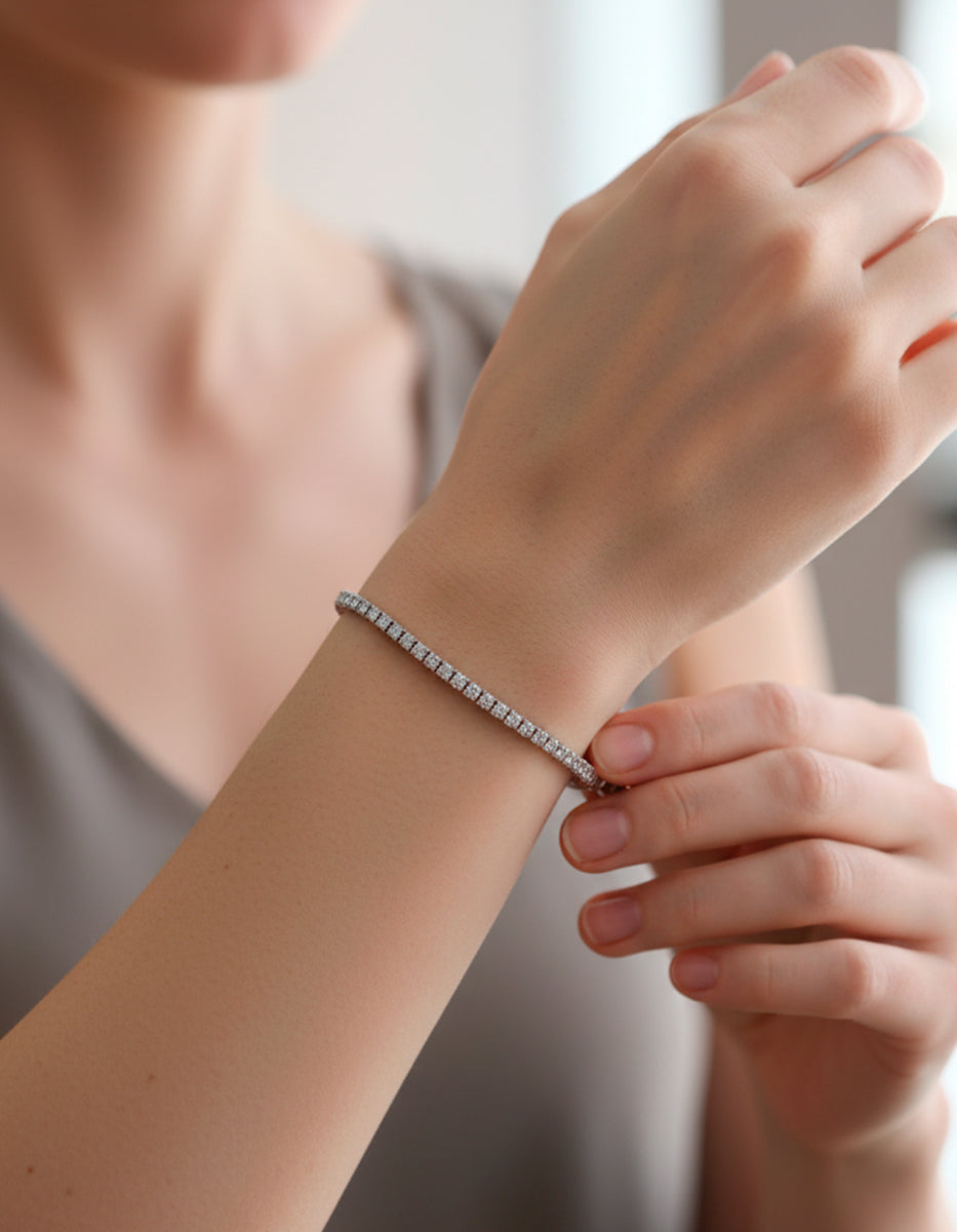 Pulsera de metal noble en baño de platino con topacios blancos corte baguette Festive Style