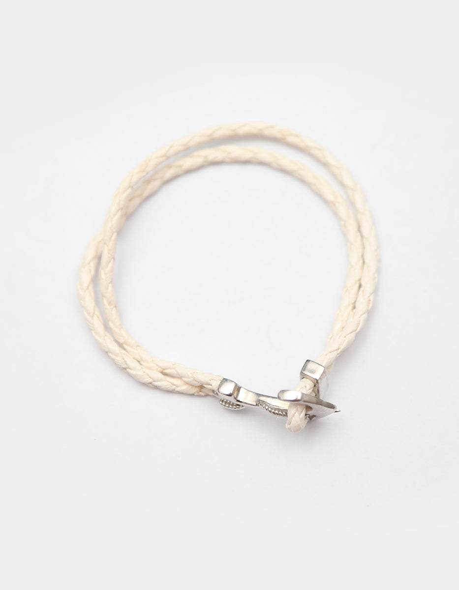 Pulsera con cierre tipo ancla en baño platino Nordic