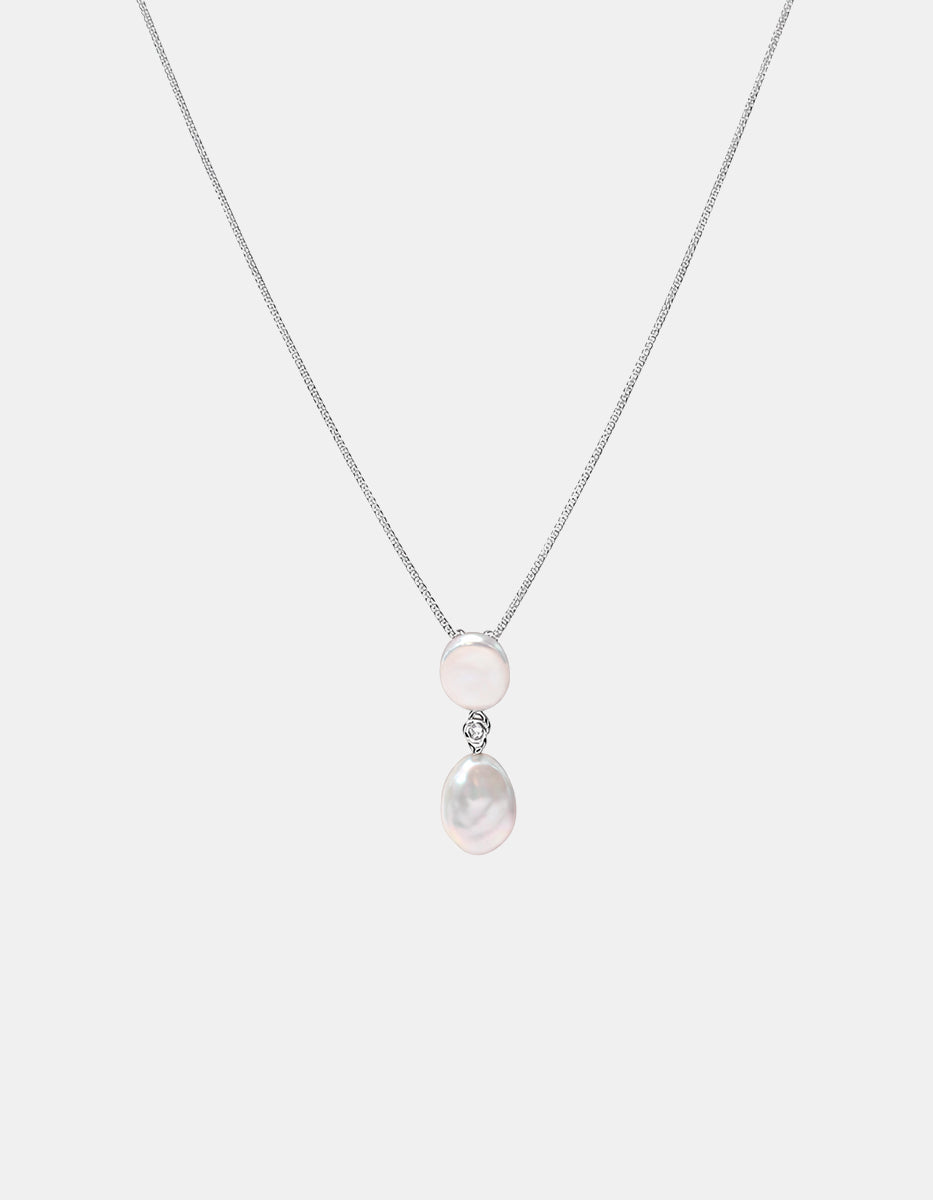 Dije con collar de plata .925 y perla con topacio blanco en corte brillante Marquesa