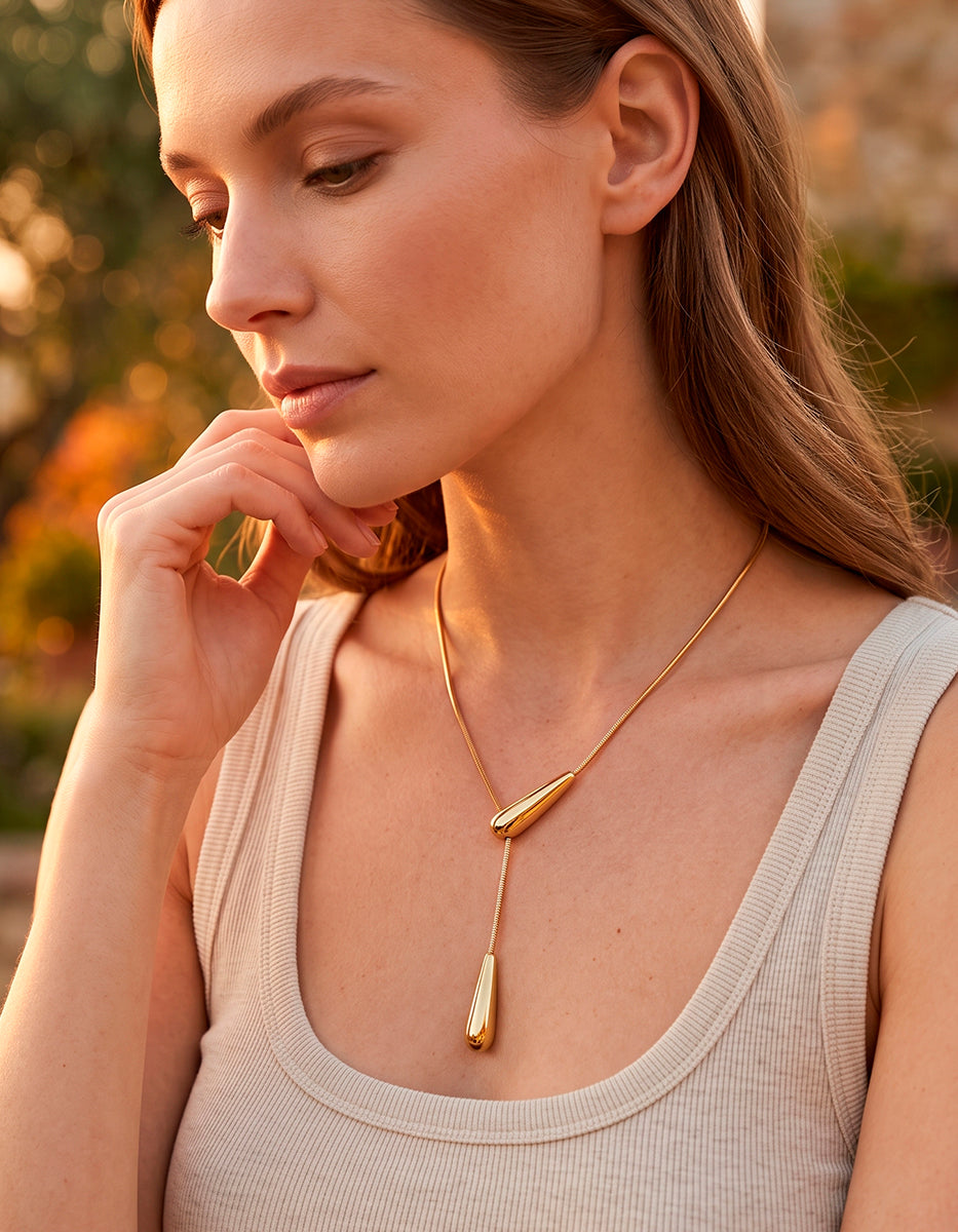 Collar gold-filled de 22kt lariat con gotas