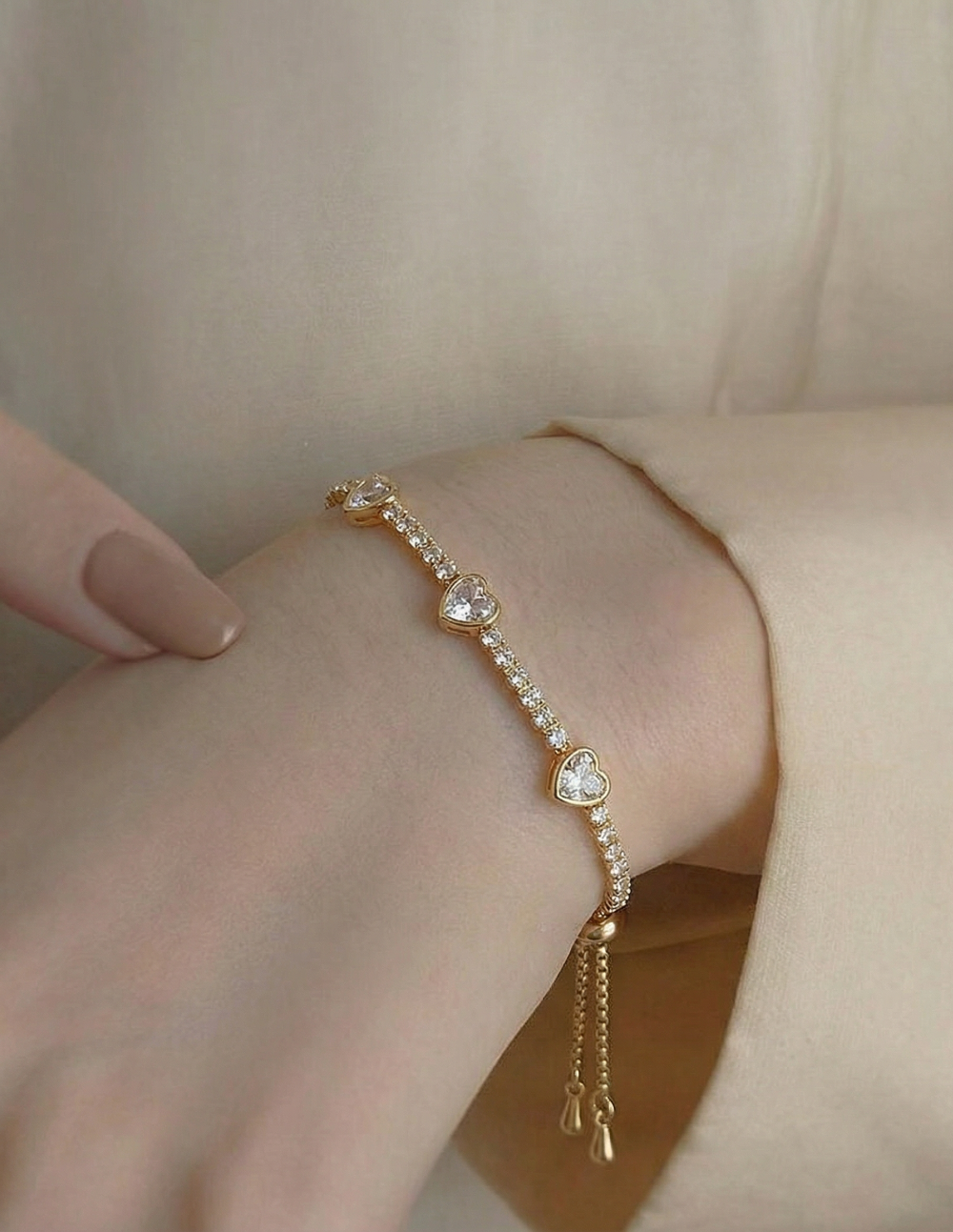 Pulsera ajustable en plata .925 con topacios blancos en corte corazón Love Story