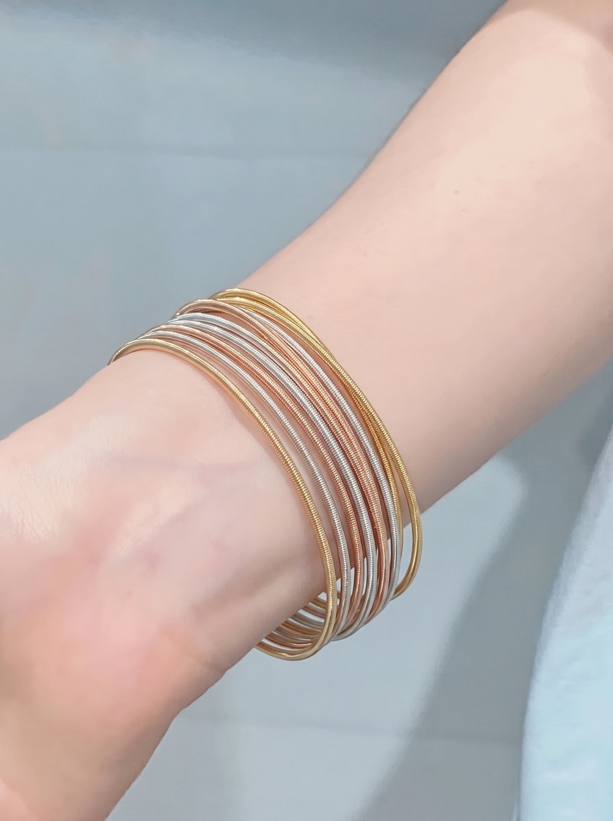 Pulseras en Gold-Filled de 22kt y Silver-Filled en baño de Rodio de Acabado Liso y Texturizado