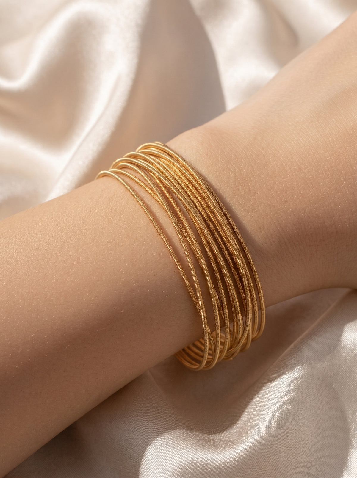 Pulseras en Gold-Filled de 22kt de Acabado Liso y Texturizado