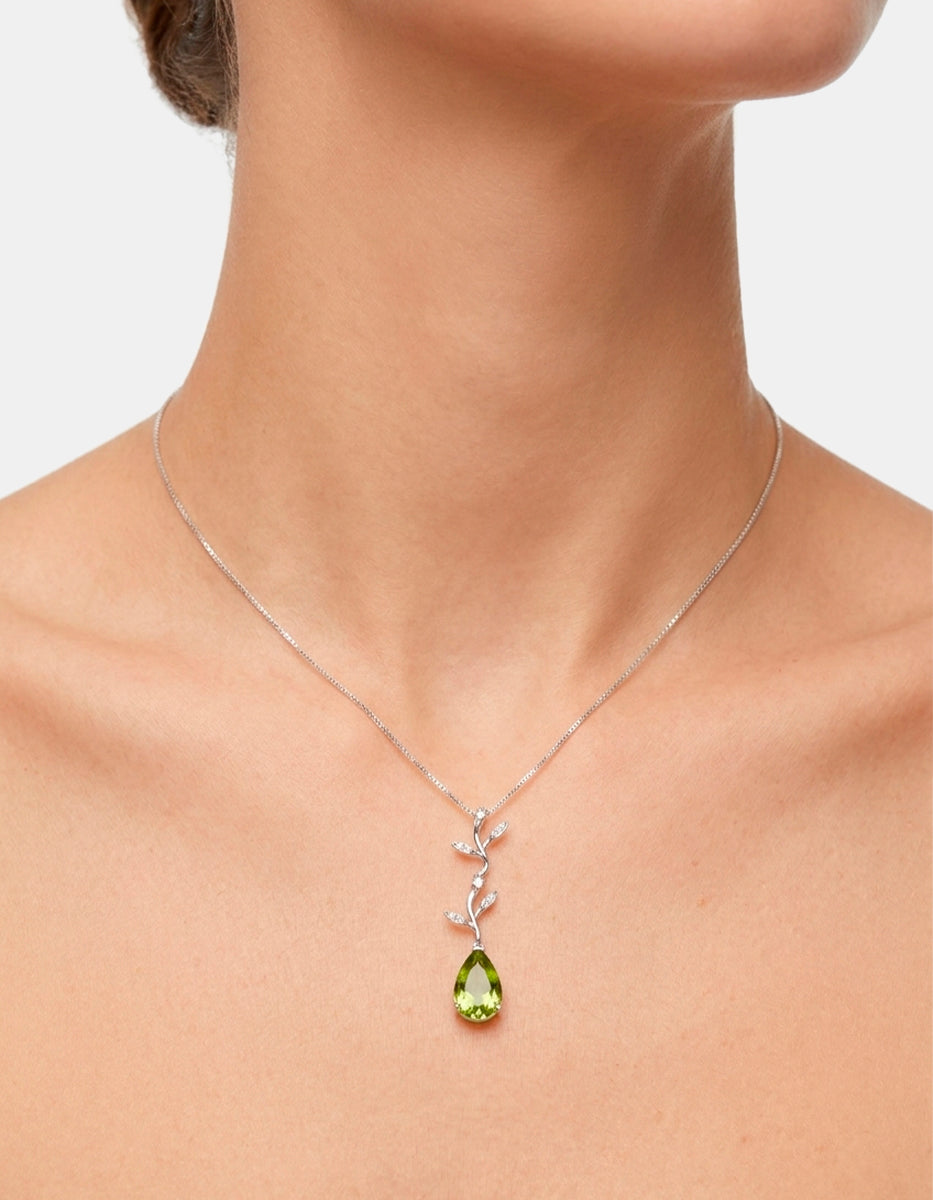 Dije con cadena de plata .925 y espinolita en tono verde esmeralda Marquesa