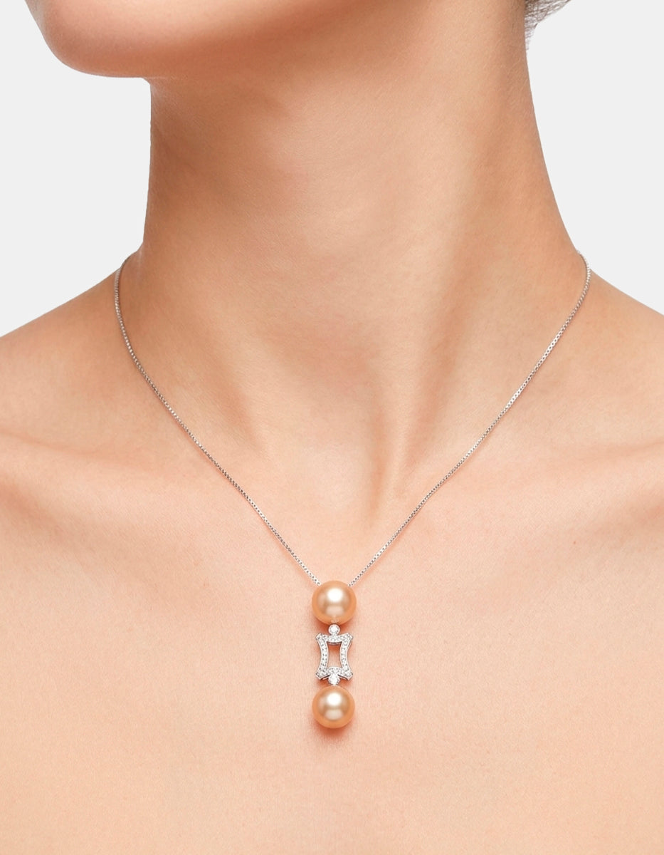 Dije doble de perla mabe con collar de plata .925 y topacios blancos Marquesa