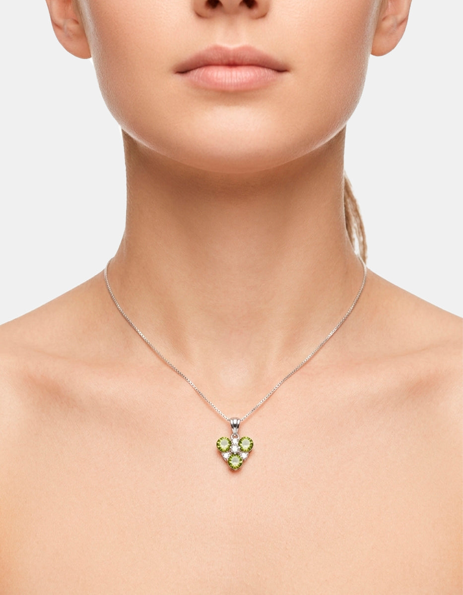 Collar de plata .925 con baño de rodio y peridoto con topacios blancos en corte brillante Marquesa