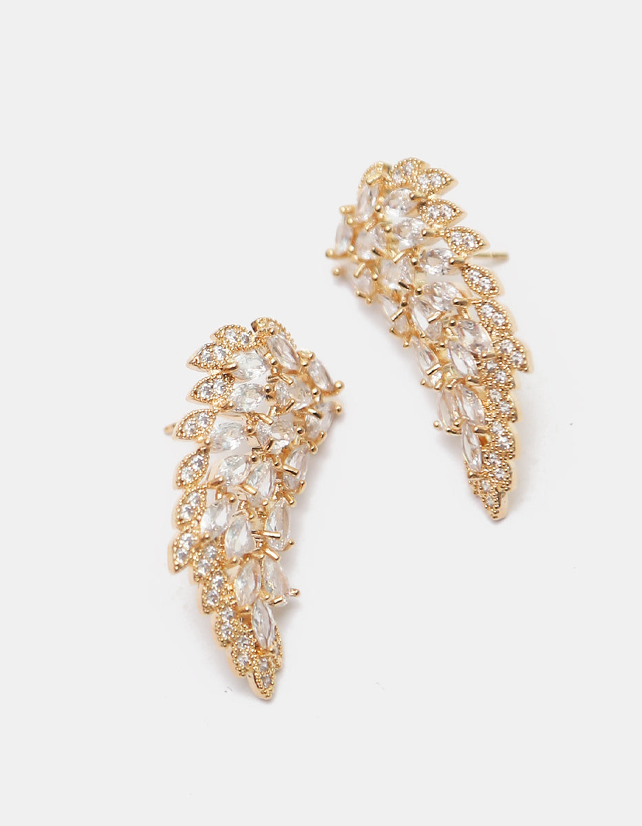 Aretes estilo alas de bronce en baño de oro con topacios blancos en corte marquesa y gota Festive Style