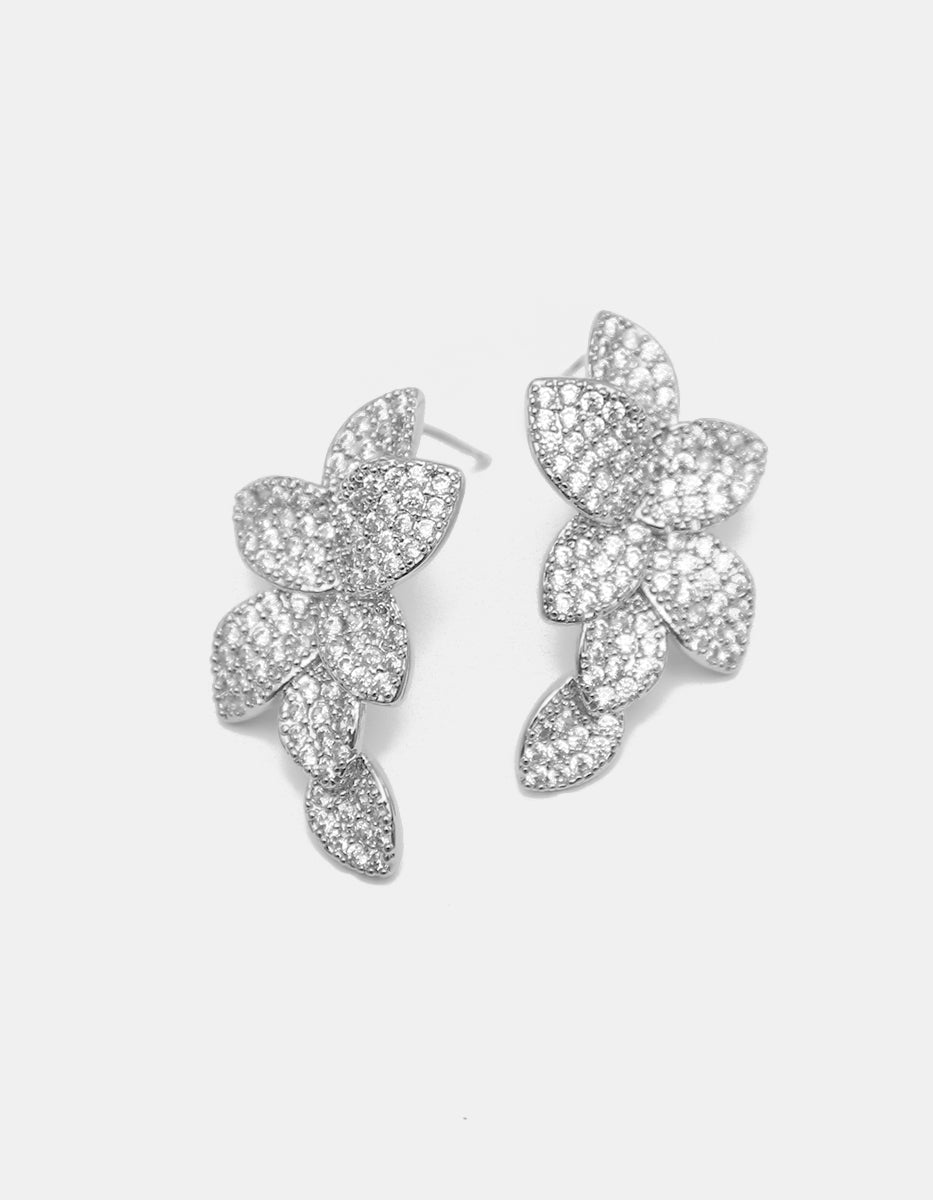 Aretes florales en cascada en baño de Platino con topacios blancos en corte brillante Festive Style