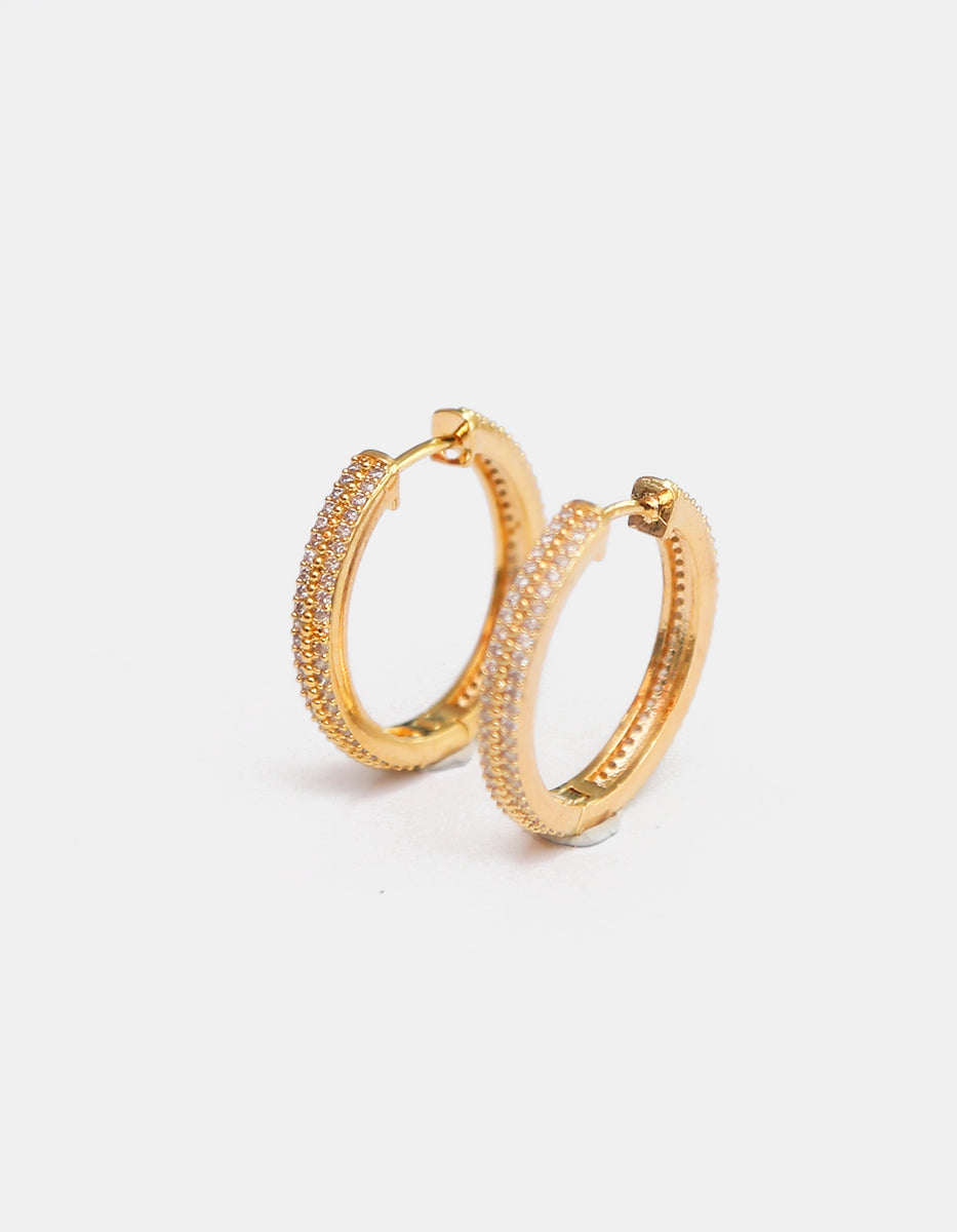 Arracadas de bronce en baño de oro de 22kt con doble hilera de topacios blancos Festive Style