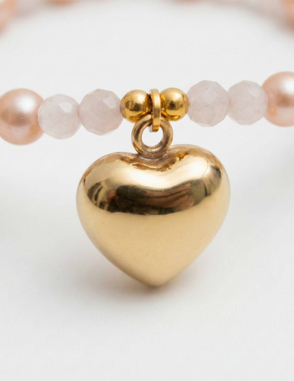 Set de Pulsera de perlas con corazón y broqueles con corazón