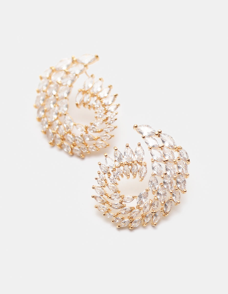 Aretes en espiral de bronce en baño de oro con hileras de topacios blancos en corte marquesa Festive Style