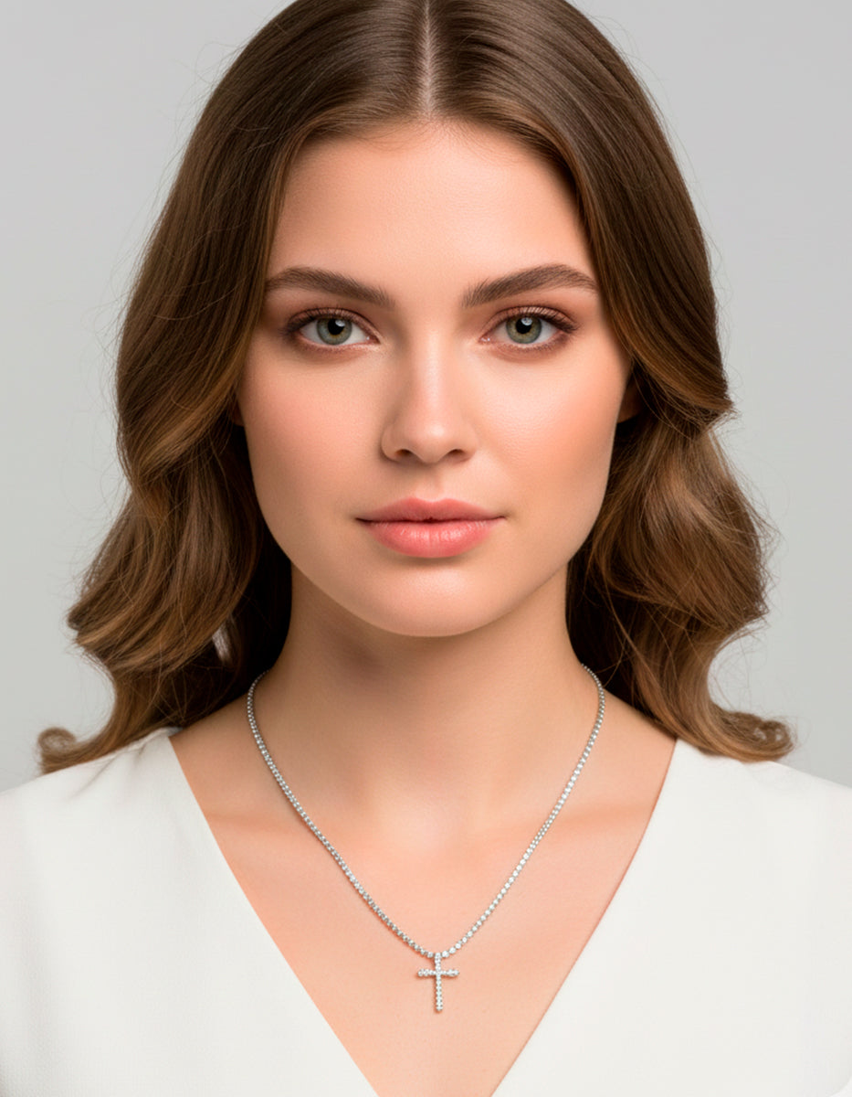 ⚡Ei Collar en Plata .925 con Baño de Rodio y Dije en Forma de Cruz con Topacios Blancos