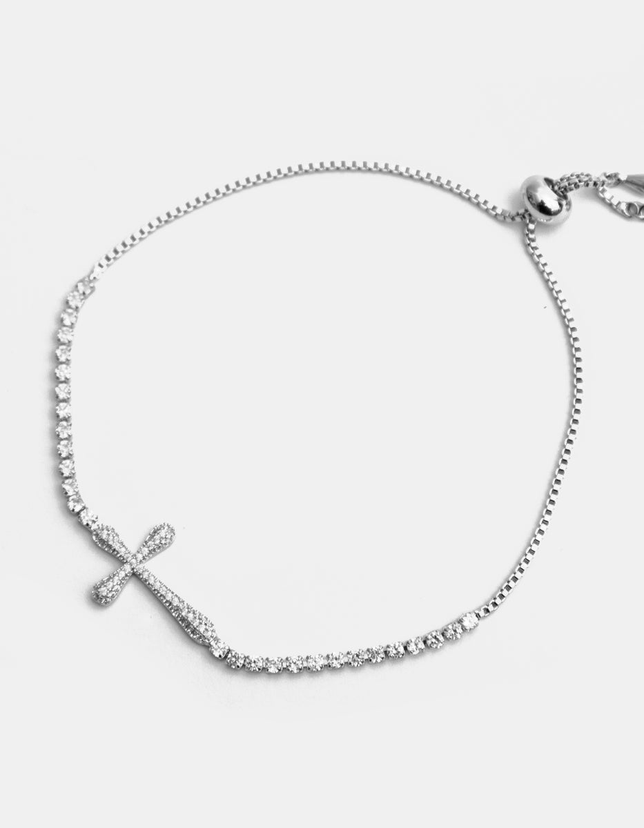 Pulsera ajustable con cruz de punta redondeada y topacios blancos Festive Style