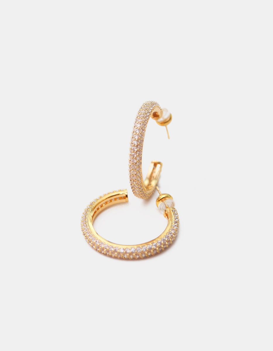 Arracada en baño de oro de 22 kt con topacios blancos en corte brillante Festive Style