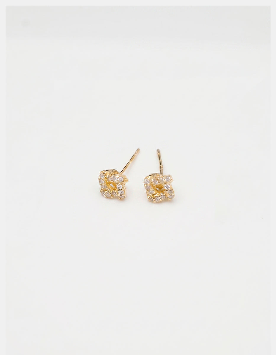 Broqueles de plata .925 con baño de oro 22k en forma de espiral pavé Festive Style