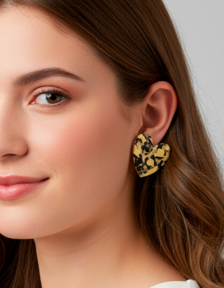 Aretes de Oro Laminado en forma de Corazón Animal Print