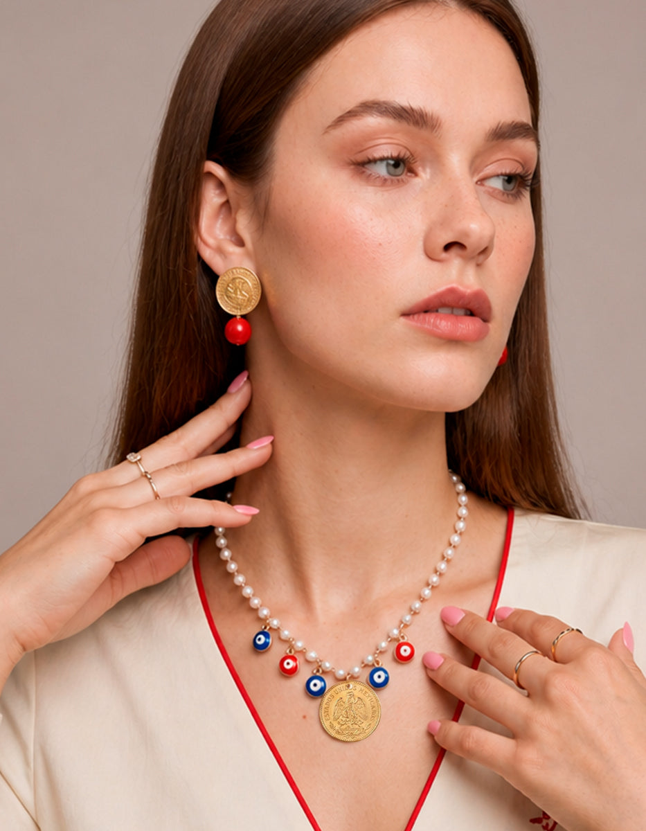 Collar de Perlas Mabe con Dije Vintage y Dijes de Ojo Turco en Baño de Oro de 22kt