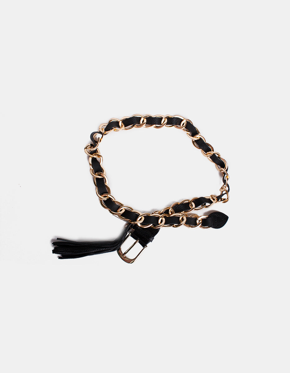 Cinturón de piel negra con metal noble dorado