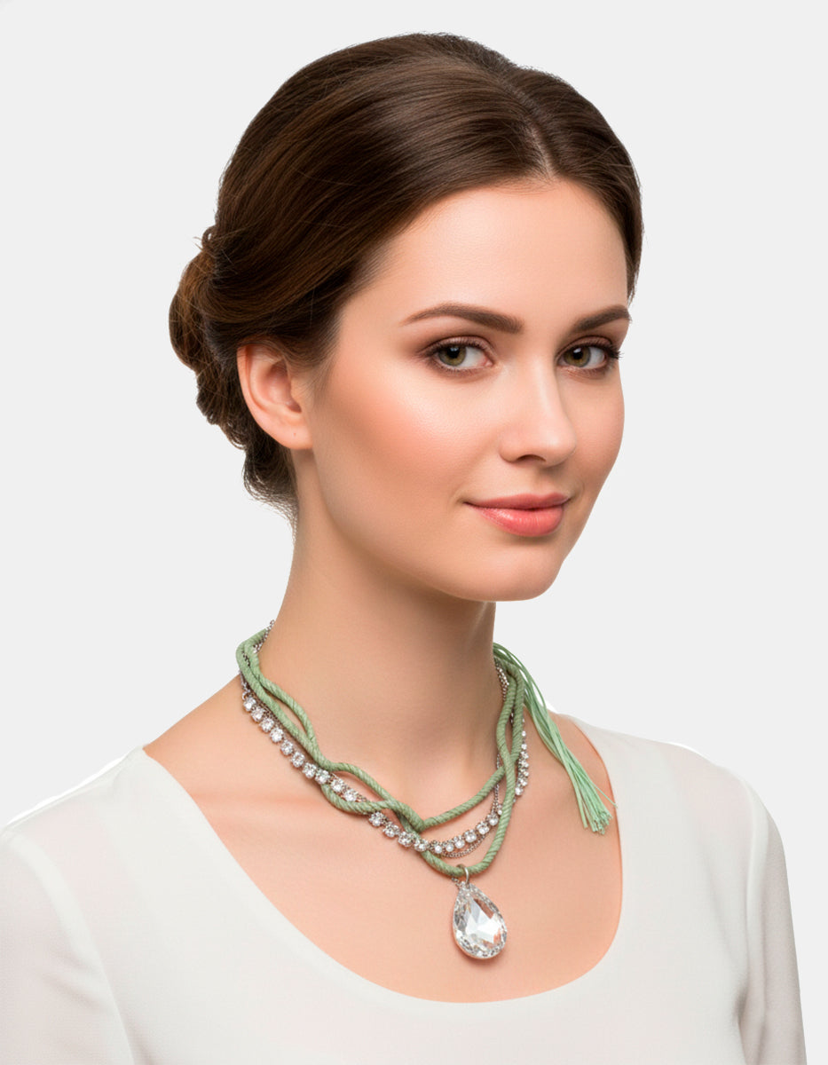 ⚡Ei Collar en Metal Base con Gamuza Turquesa y Dije Tipo Diamante con Cristales Swarovski Tíbet