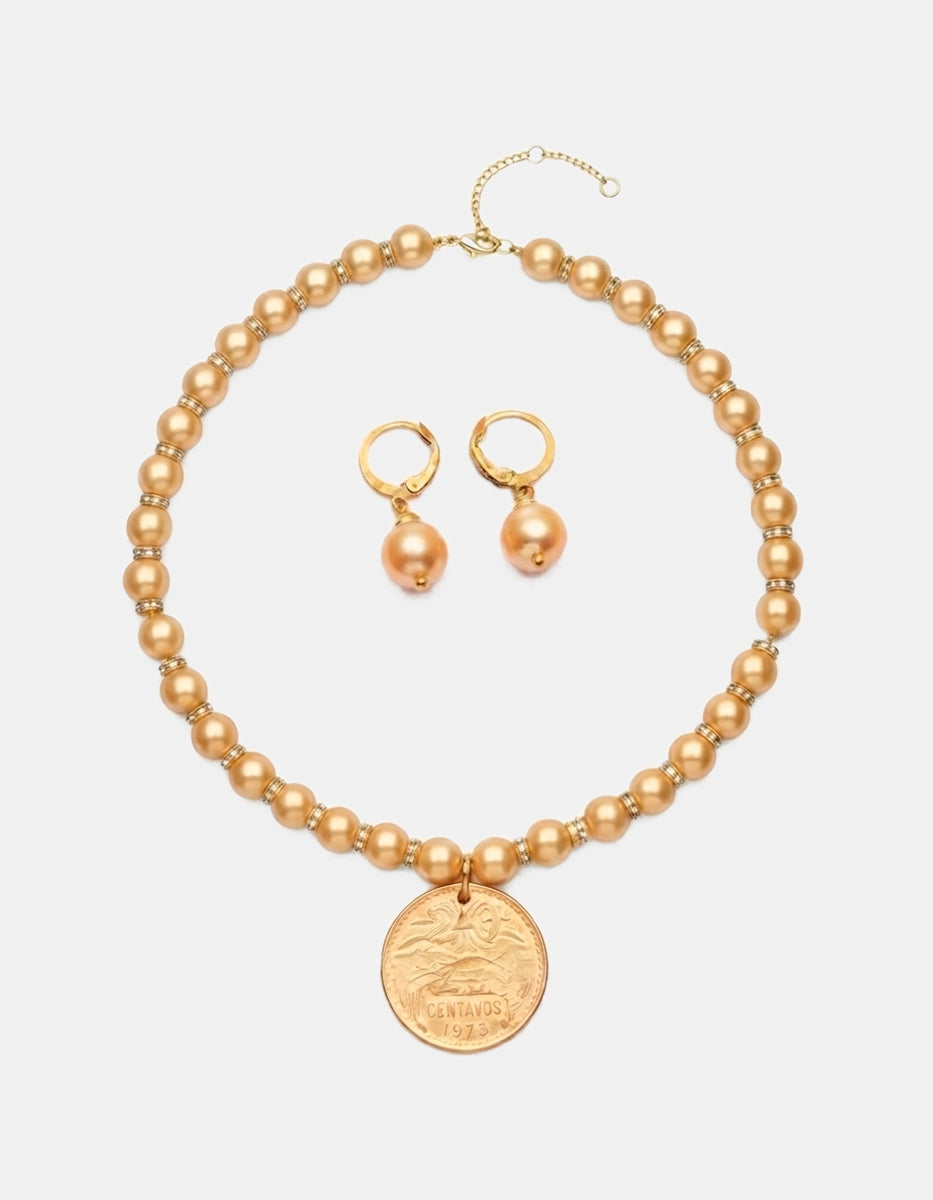 Set de Gargantilla de perlas mabe color rosa con moneda y aretes