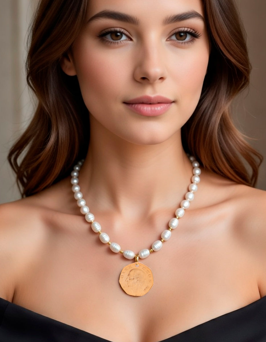 Collar con perla natural intercalada & moneda baño oro 22kt Memorias