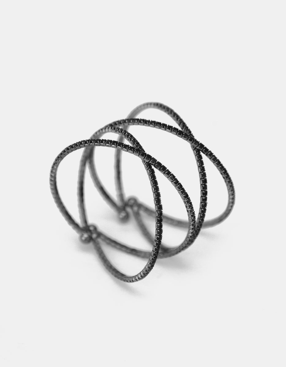 Brazalete con líneas cruzadas en baño de rodio negro y espineles negros Festive Style