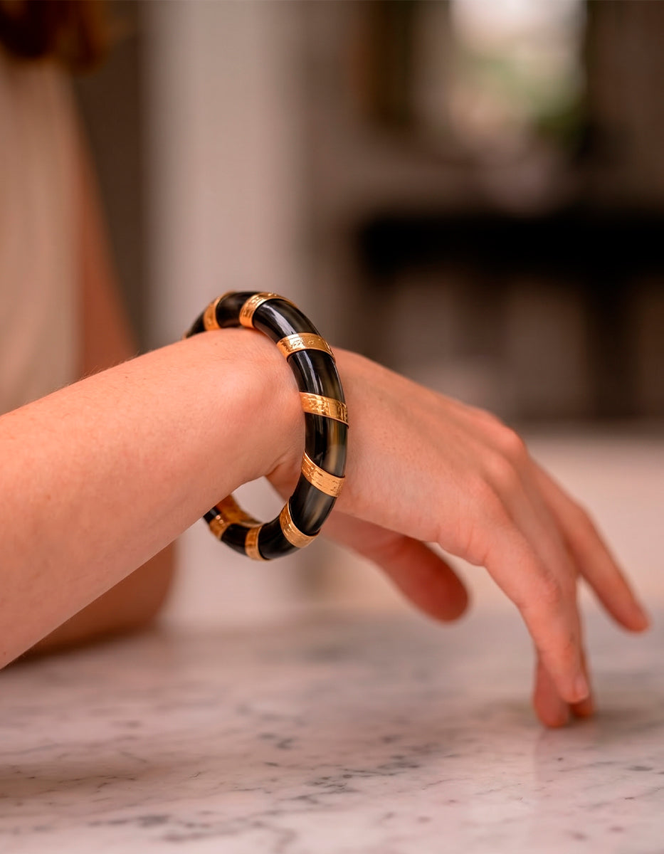 Brazalete de bronce con baño vermeil 22k