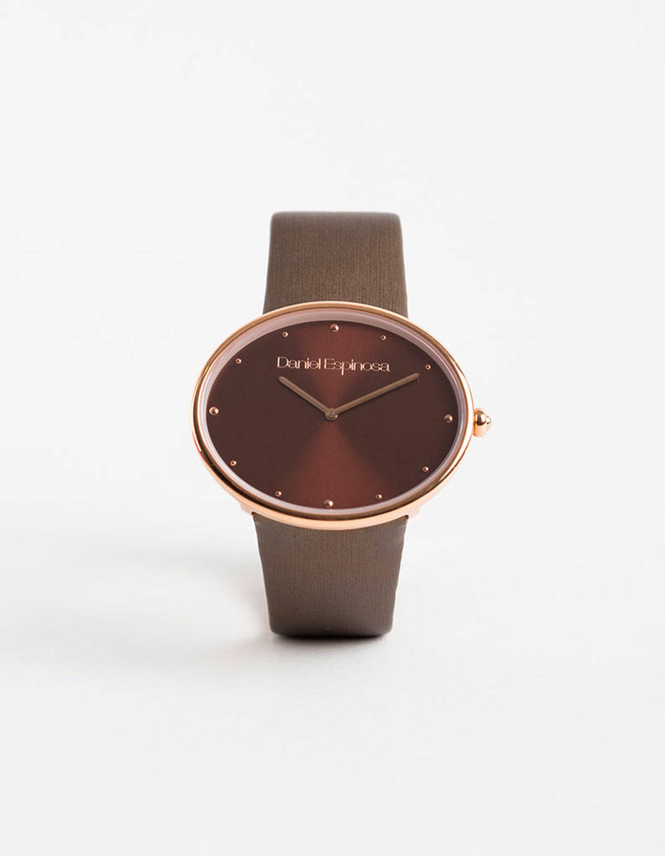 Reloj en Acero Inoxidable Café con Bisel Dorado Hollywood