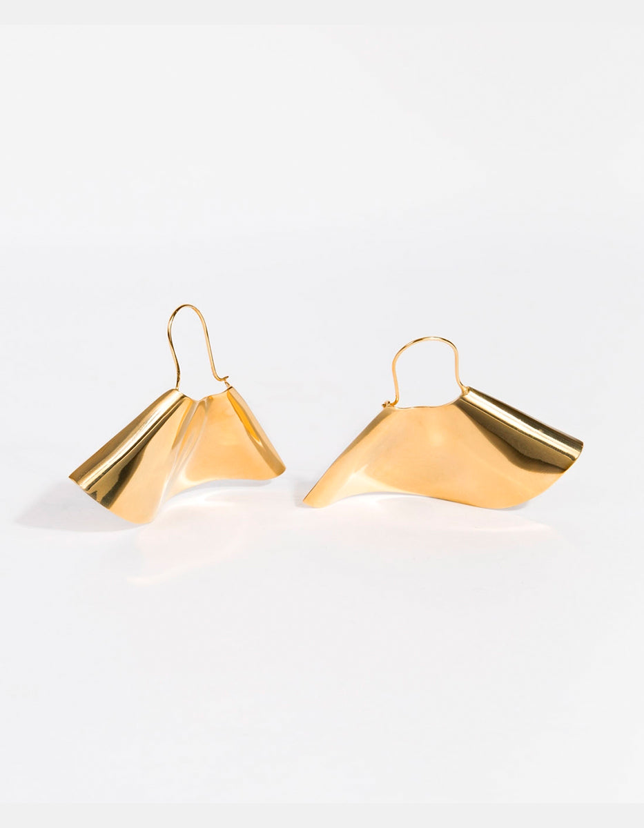 Aretes forma orgánica lisos Golden