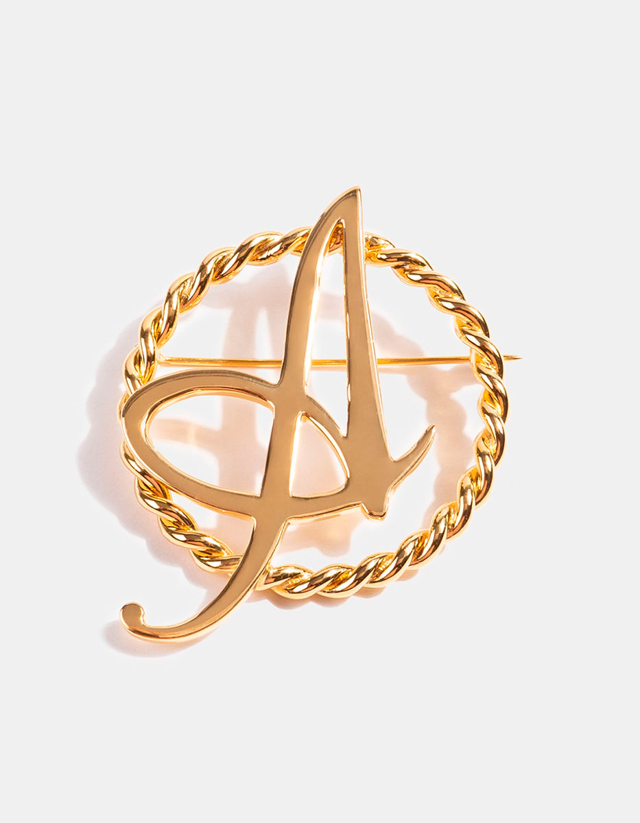 Broche con inicial A Pure Love