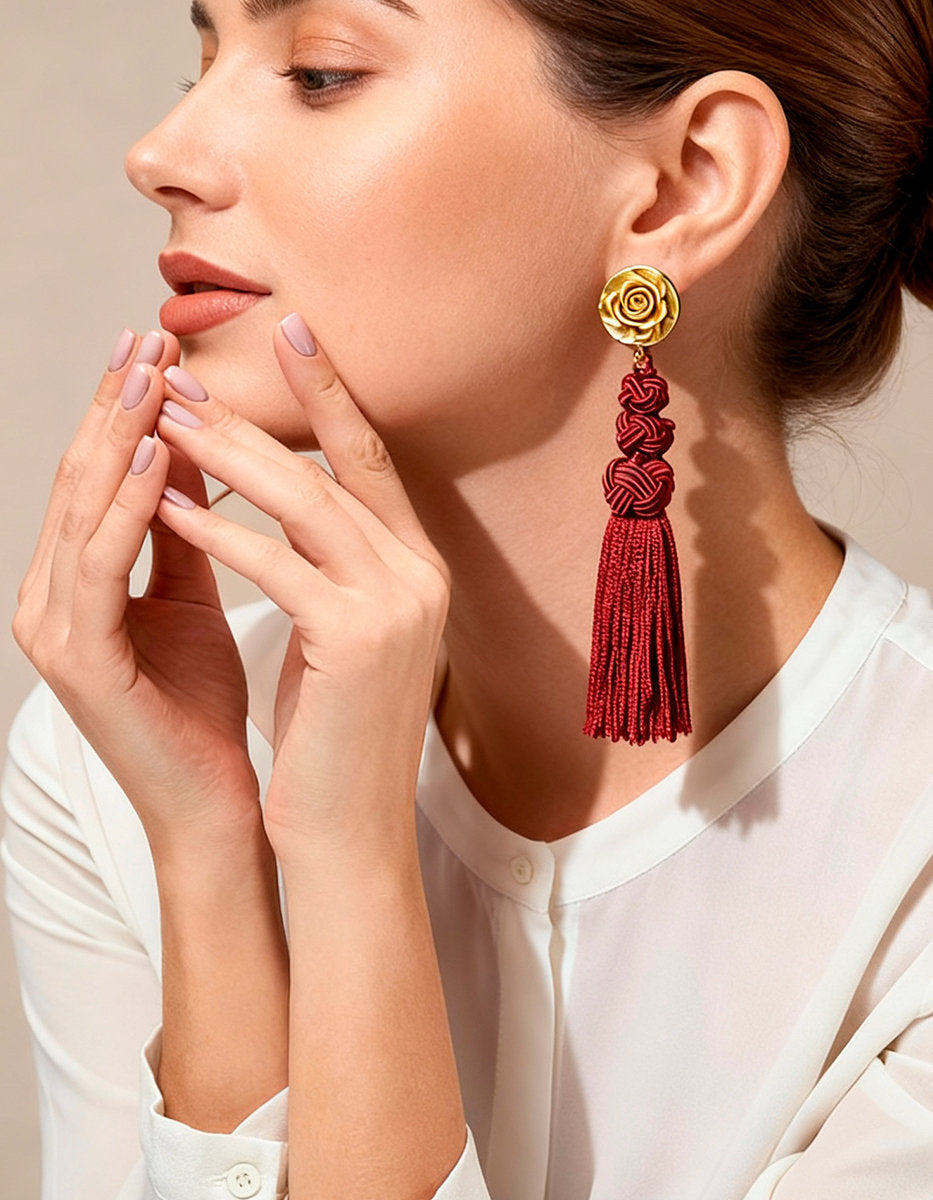 Aretes con hilo de seda rosa y pompón Edén