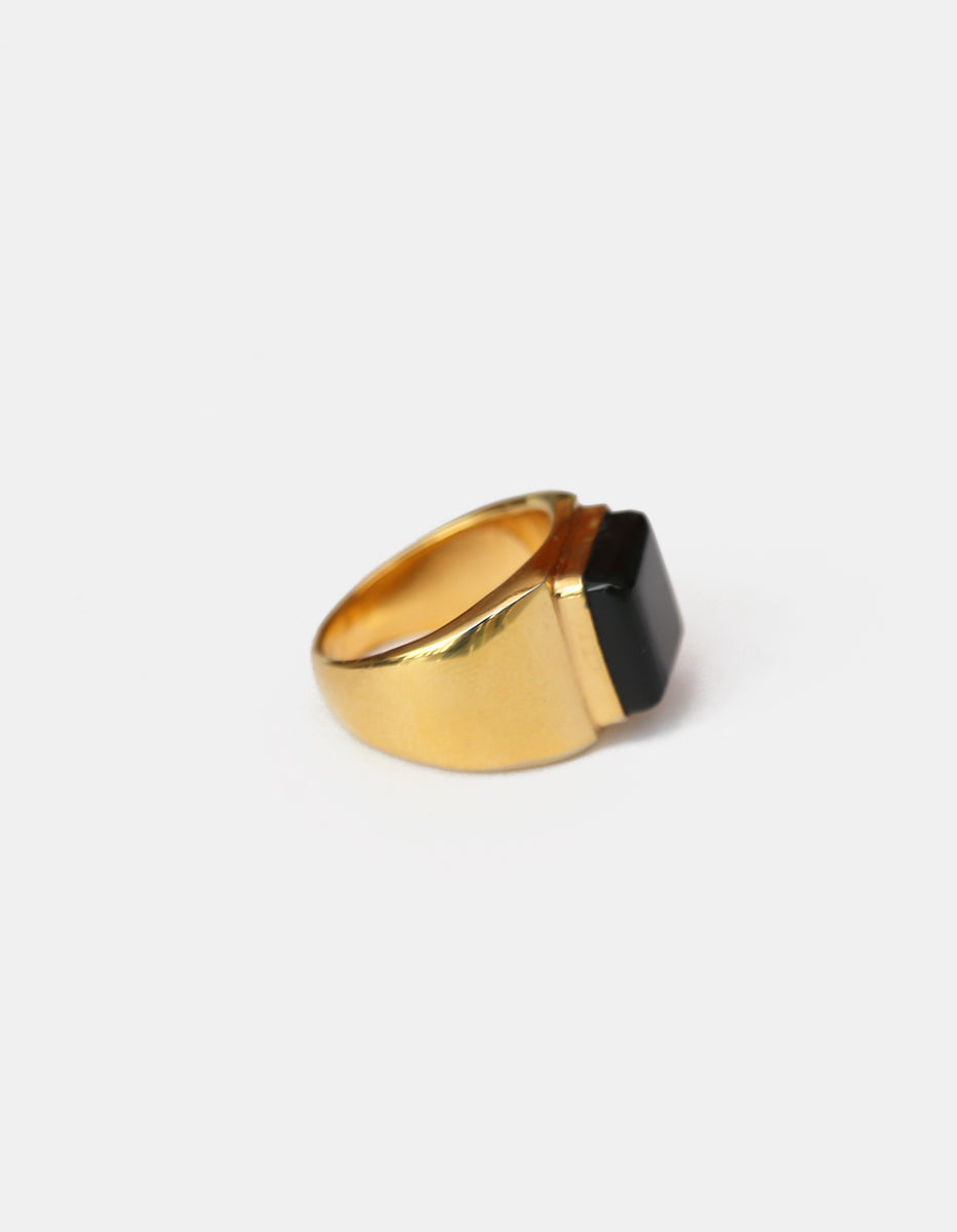 Anillo de acero en baño oro 22 kt con espinela corte princesa Talla 9 Nordic