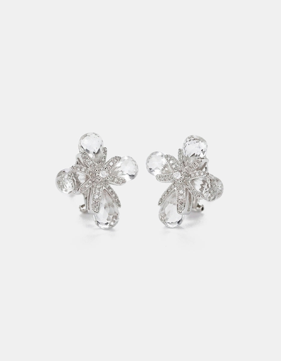 Aretes con baño de platino en forma de flor con topacios blancos Festive Style