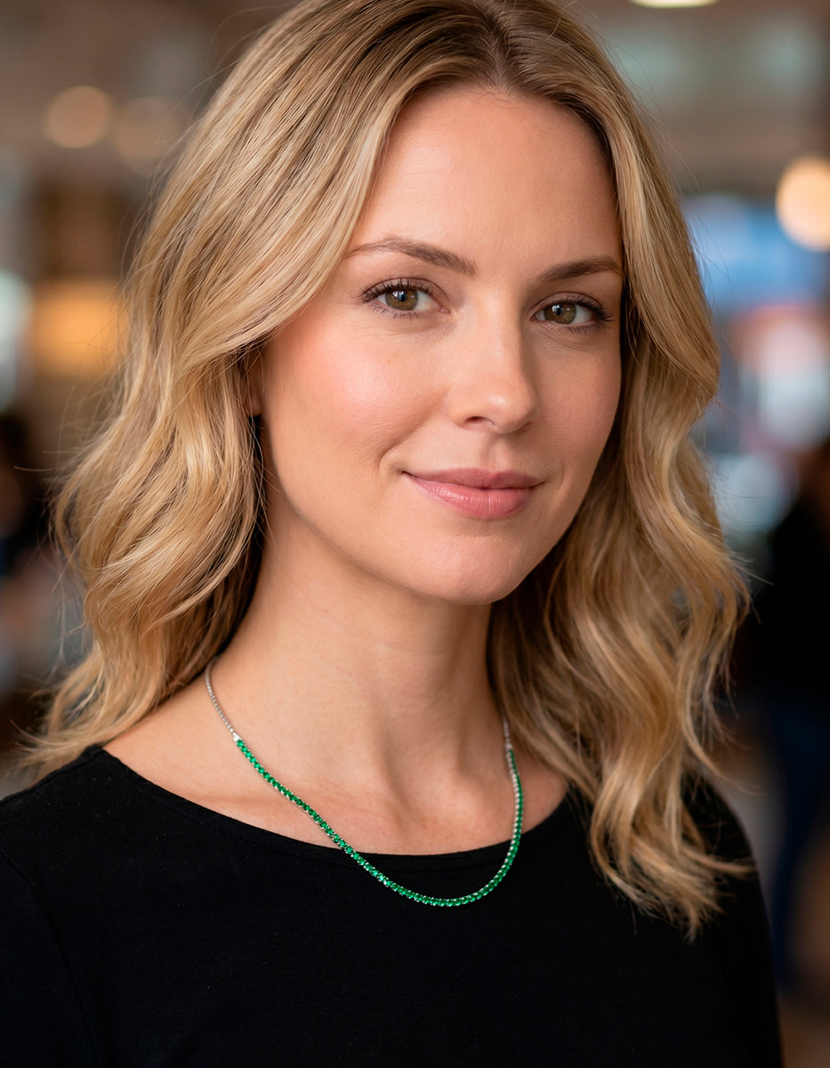 Choker en baño de platino con esmeralda de Bombay en corte diamante Festive Style