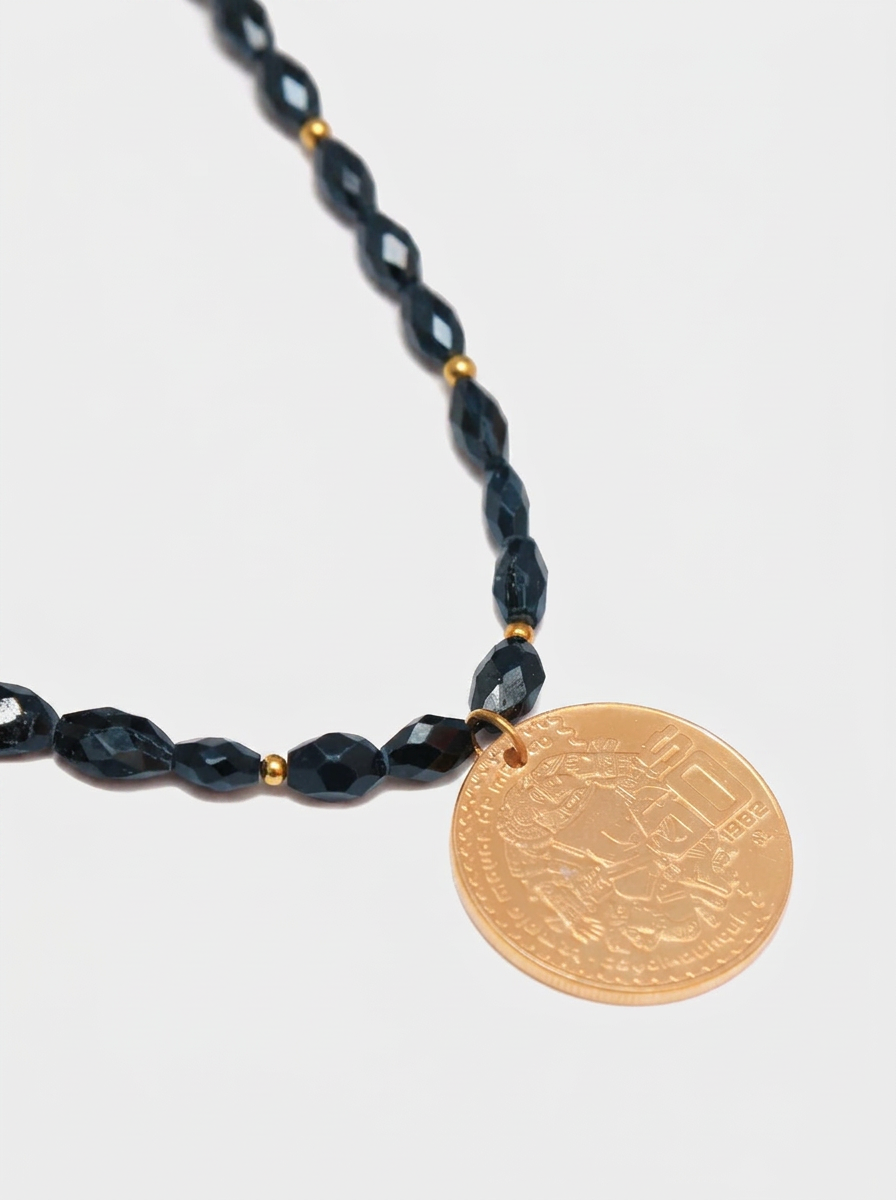 Collar un hilo ágatas negras & dije de moneda auténtica Memorias
