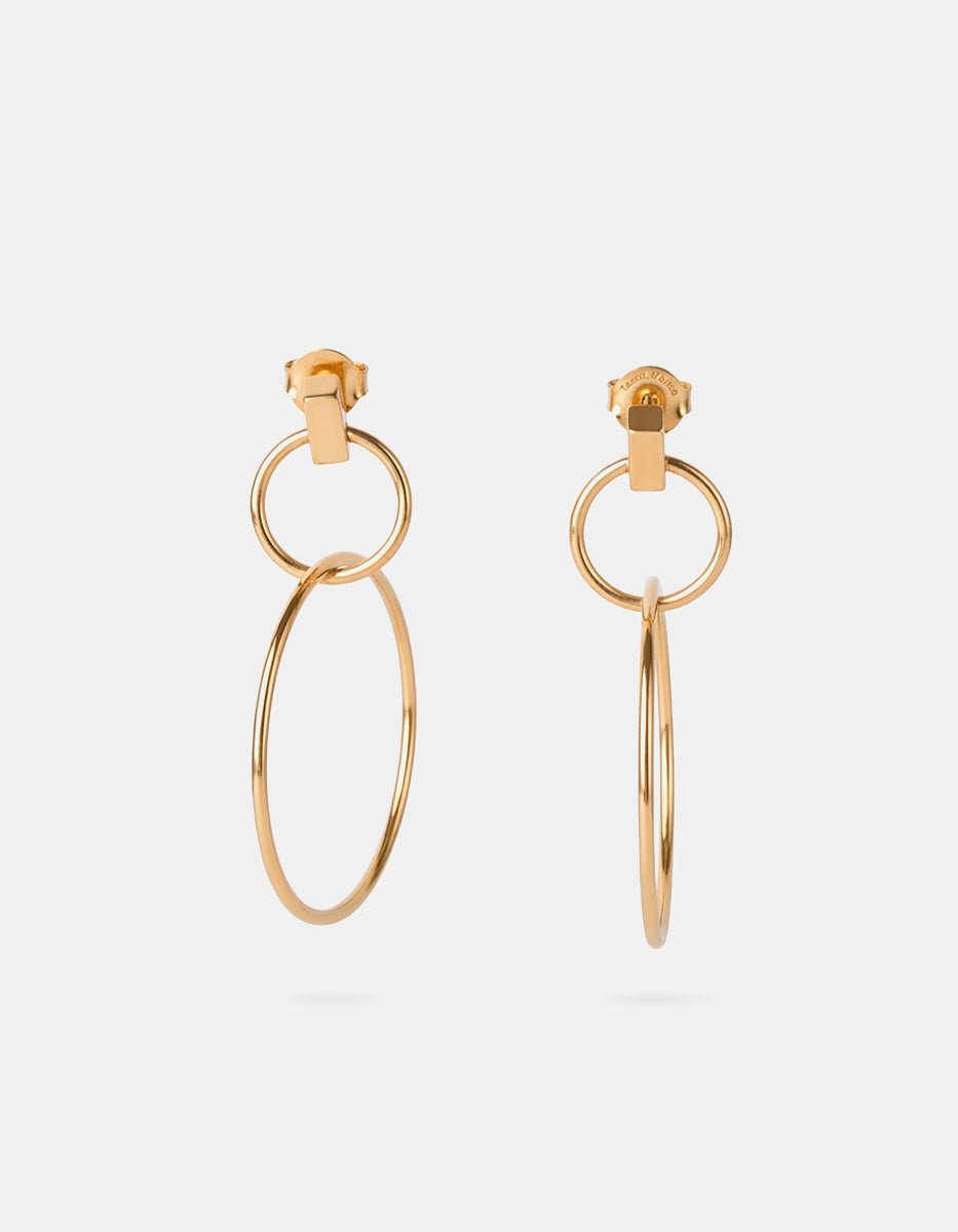 Aretes de bronce con baño de oro 22 kt de aros concéntricos y poste rectangular