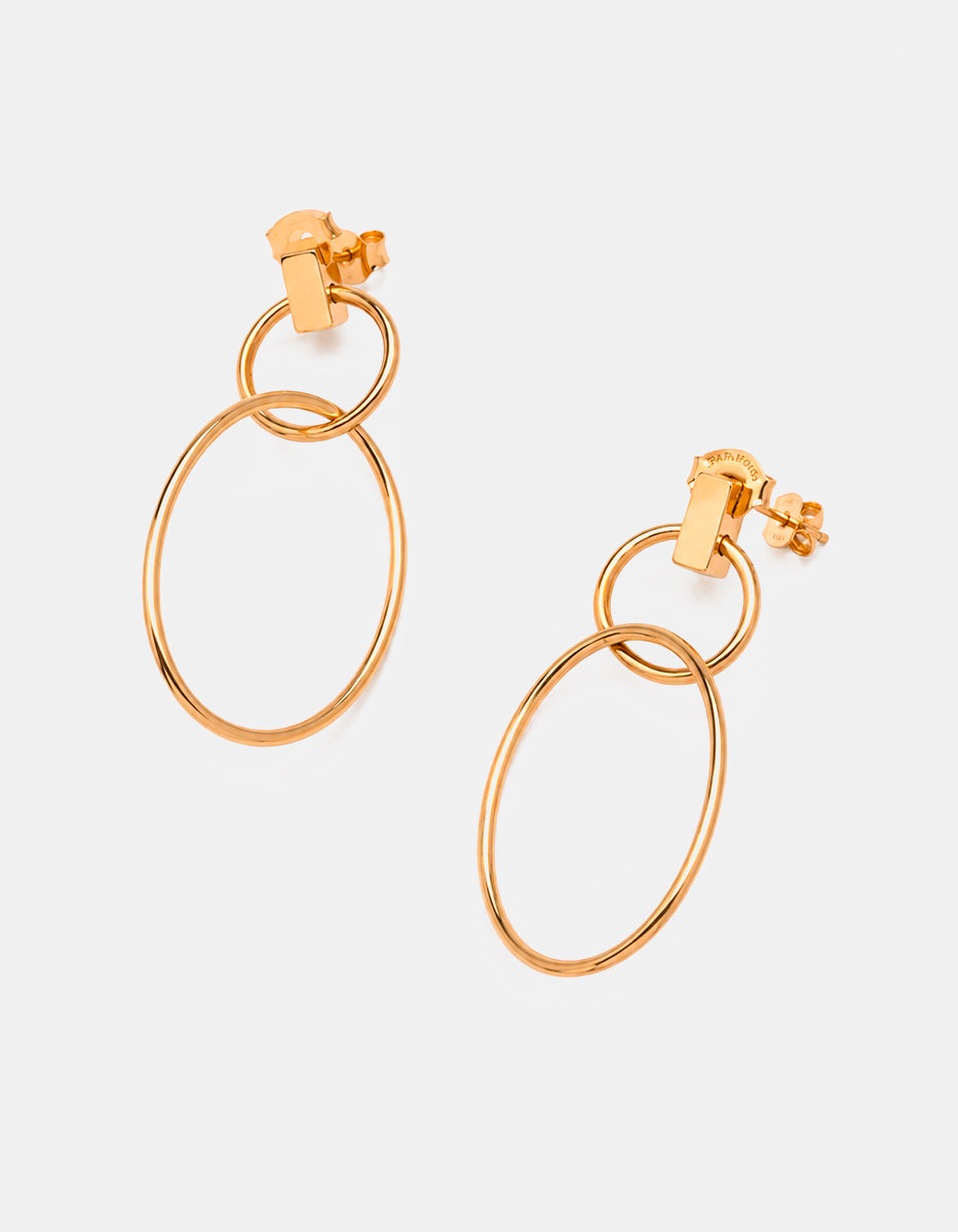 Aretes de bronce con baño de oro 22 kt de aros concéntricos y poste rectangular