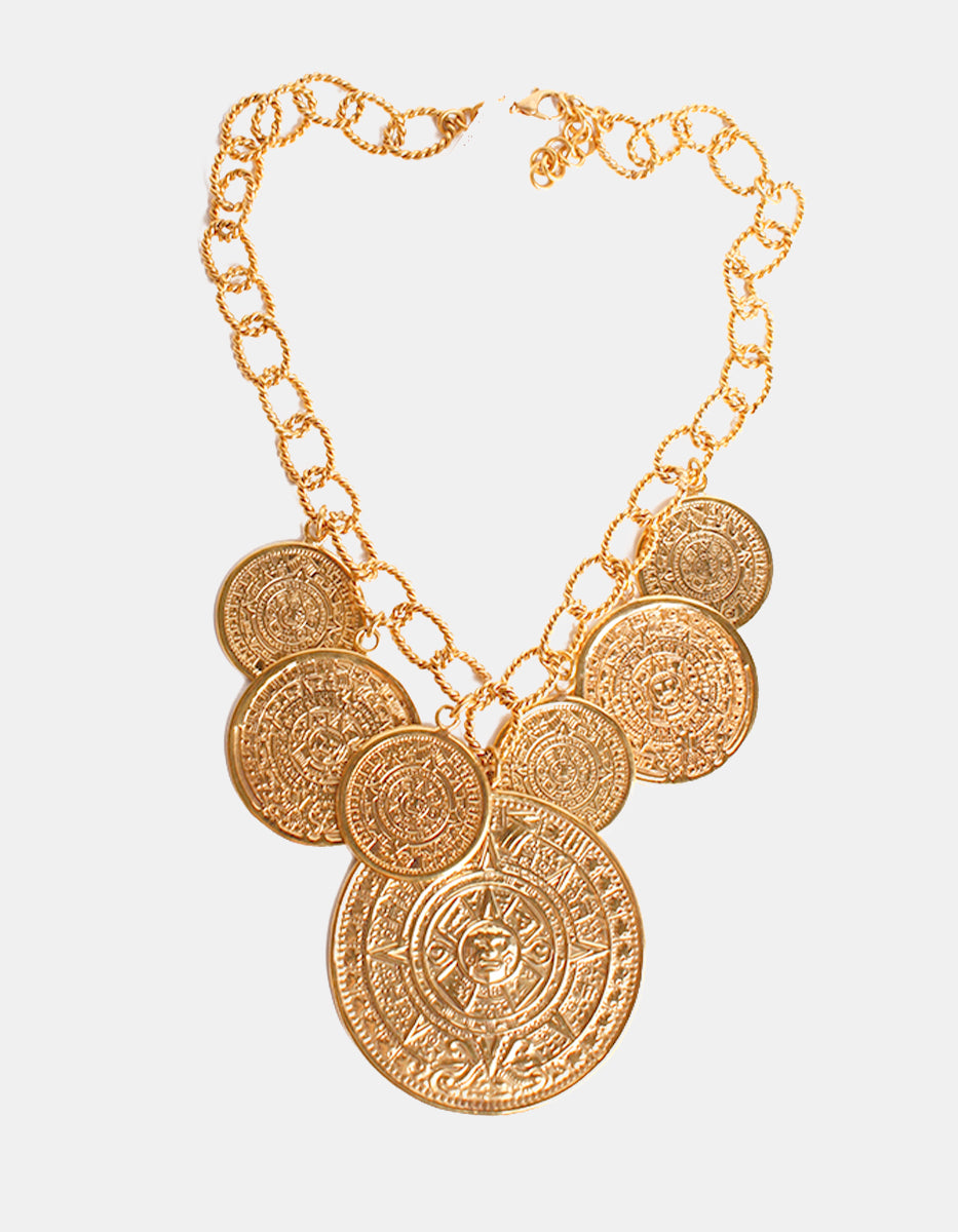 Collar de bronce con baño de oro 22k y siete dijes con grabado azteca
