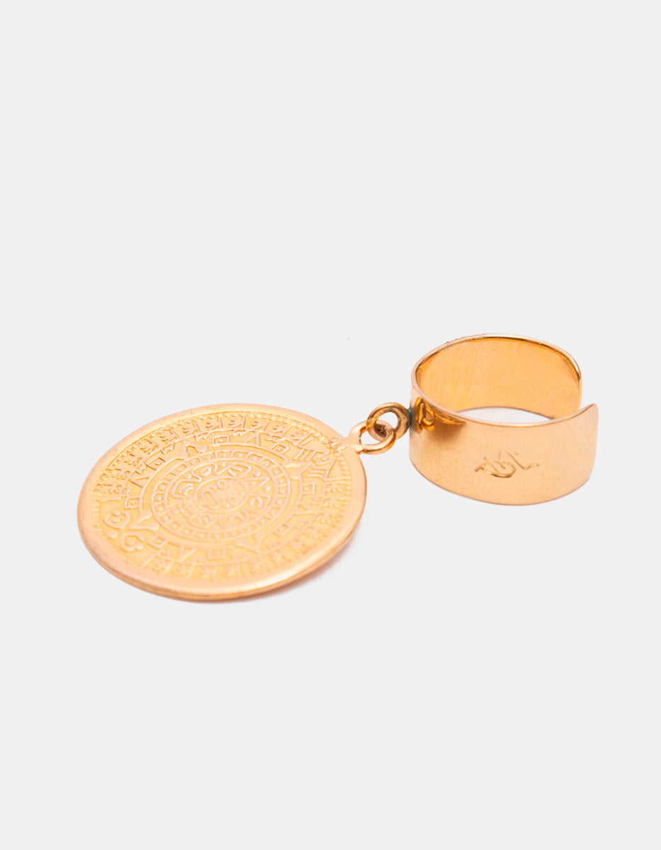 Anillo ajustable de bronce con baño de oro 22k y dije con grabado azteca
