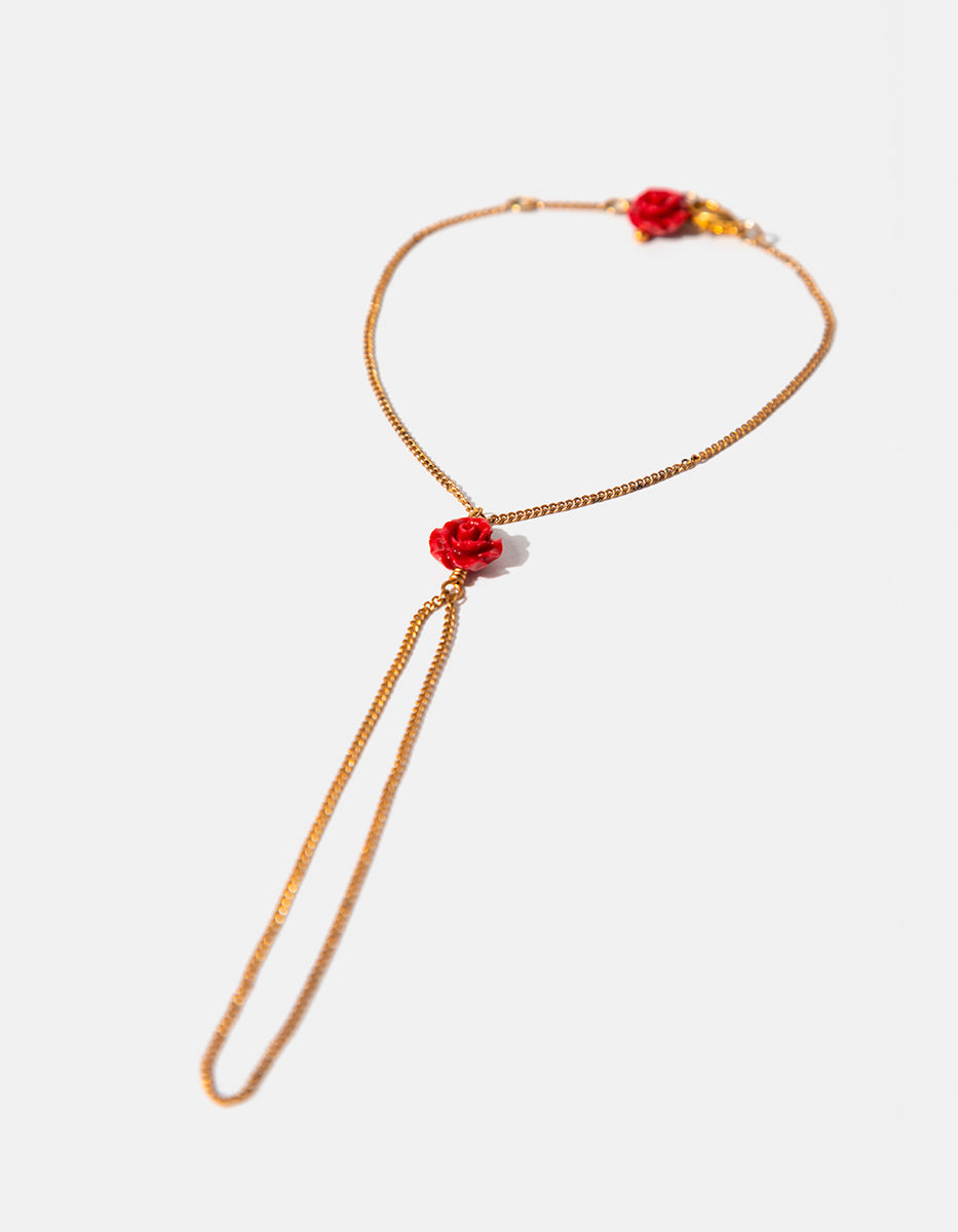 Pulsera de Cadena en Bronce con Baño de Oro 22kt y Rosas Talladas de Baquelita Roja By Daniel