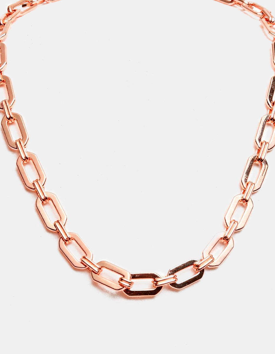 Collar de bronce en baño rosa con eslabones grandes y chicos