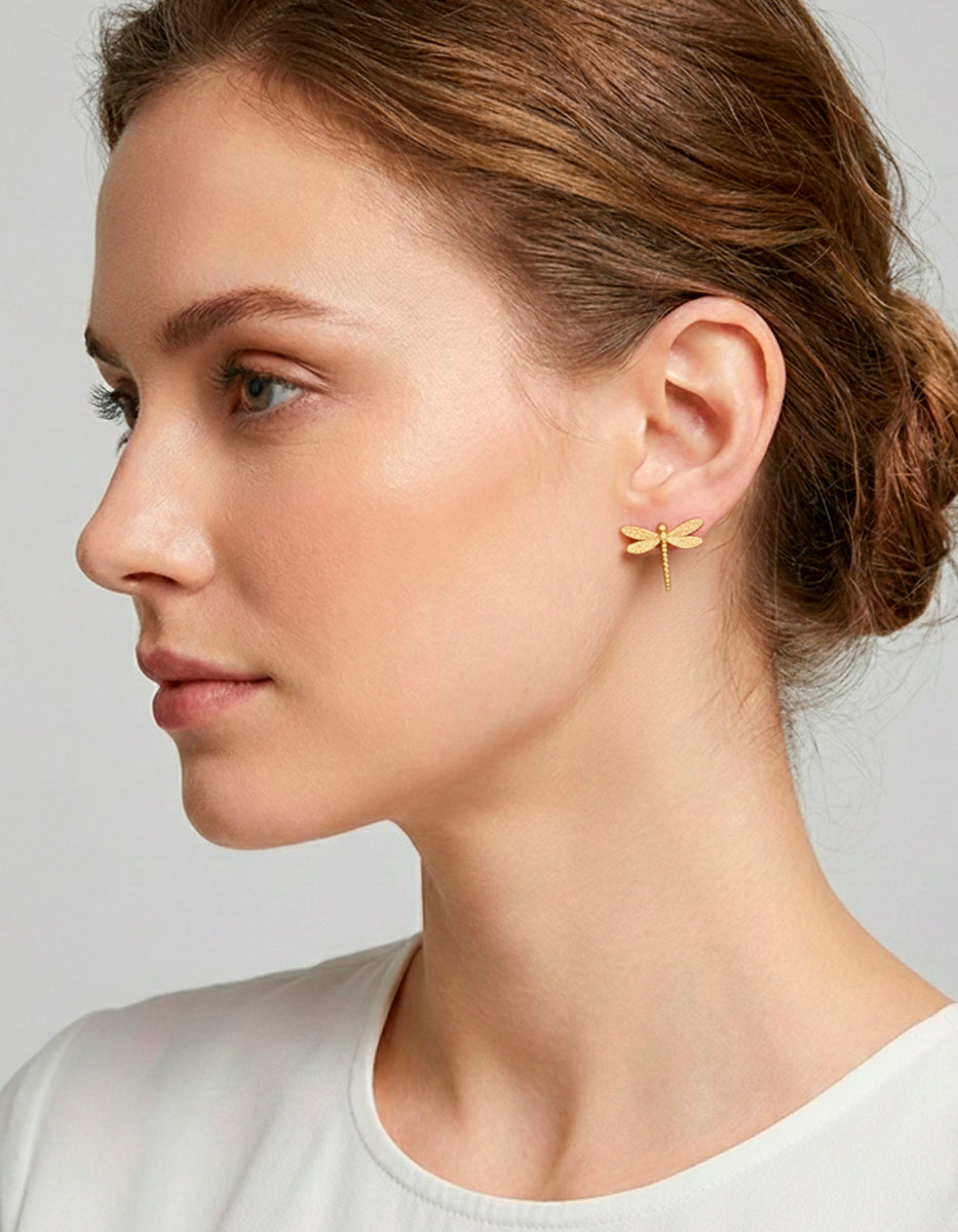 Arete de bronce con baño de oro 22 kt en forma de libélula mini Paradiso