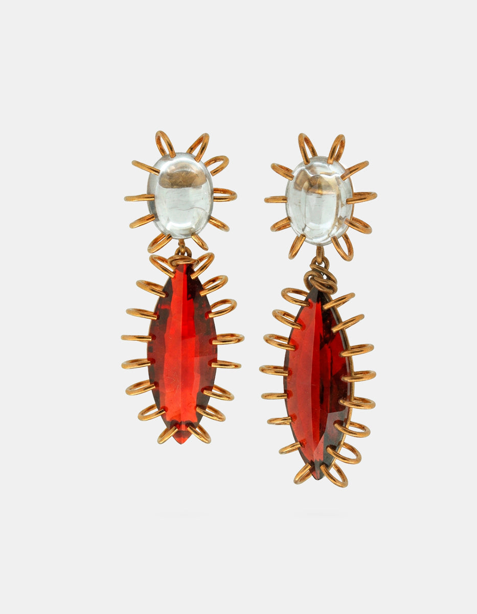 Aretes con baño de oro 22k, topacio blanco y espinolita roja
